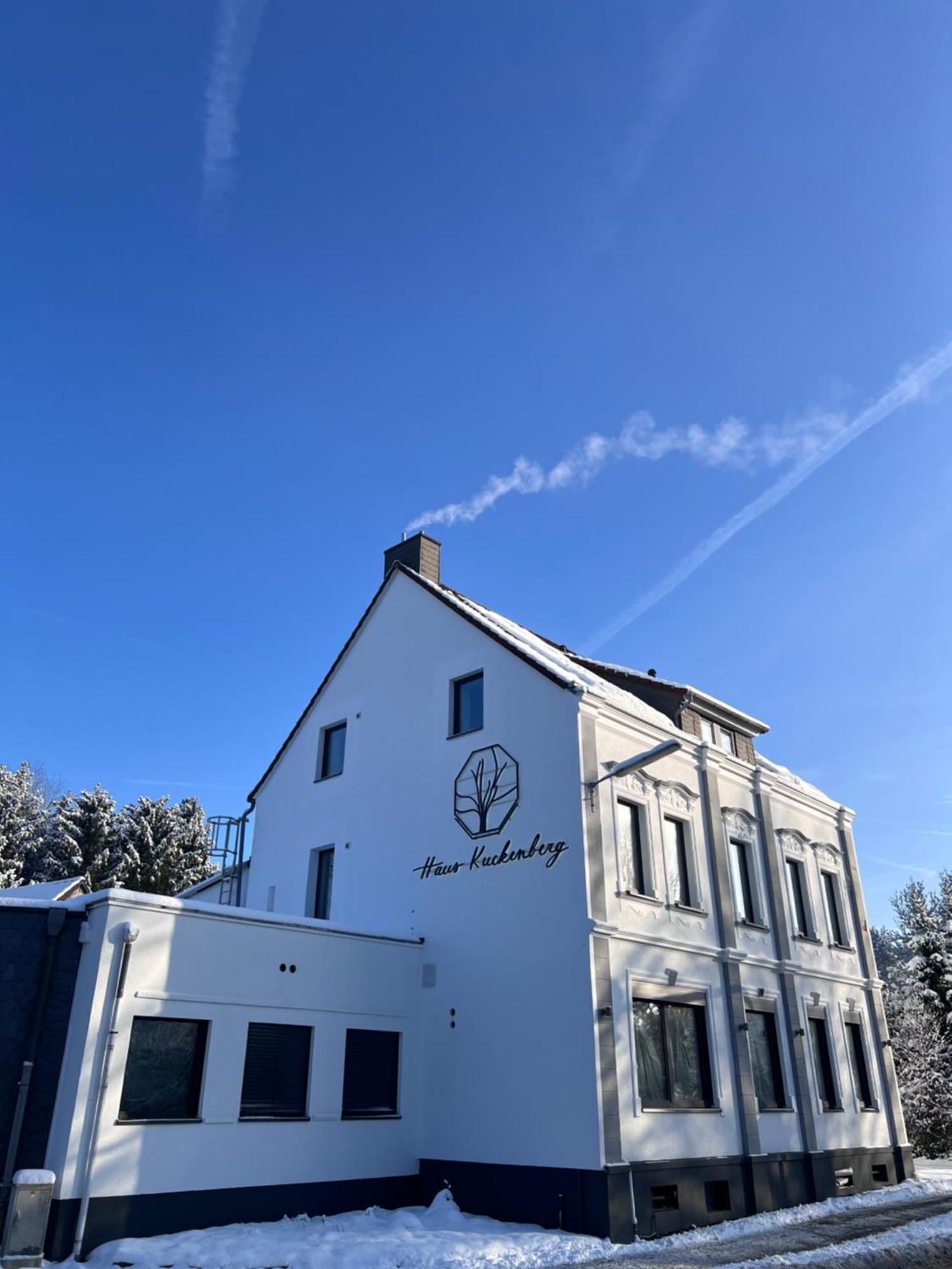 Haus Kuckenberg Hotel Burscheid Eksteriør billede